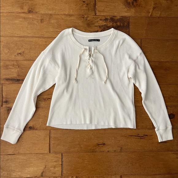 Abercrombie & Fitch Waffle Weave Tie Front Long Sleeve Shirt - Picture 4 of 7